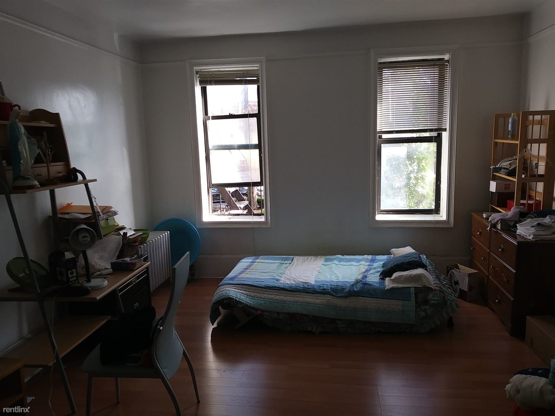 Building Photo - 5005 43rd Ave