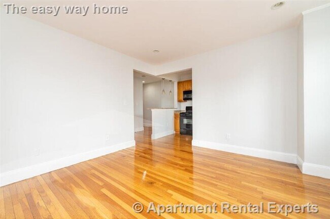 Building Photo - 136 Highland Ave