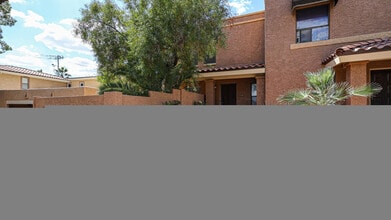 Building Photo - 10410 N 7th Pl
