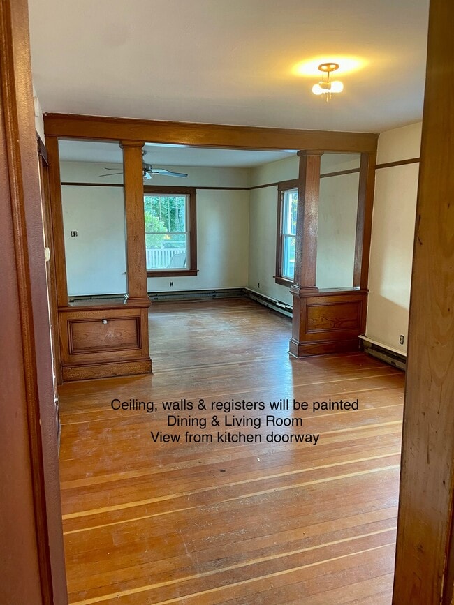 Building Photo - 207 Safford St