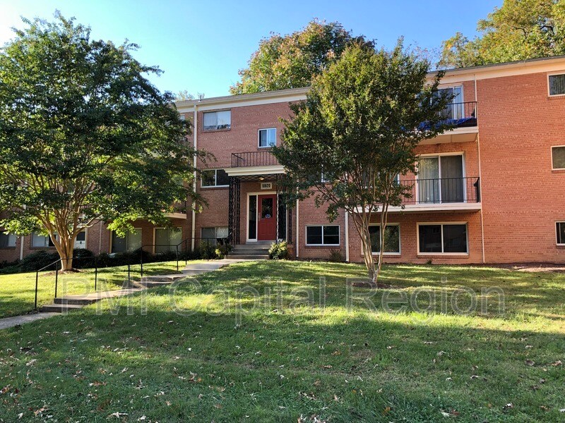 10620 Weymouth St Unit Apt 103, Bethesda, MD 20814 Condo for Rent in