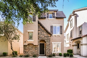 Building Photo - 1296 S Owl Dr