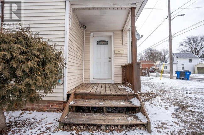 Building Photo - 83 Adelaide St S