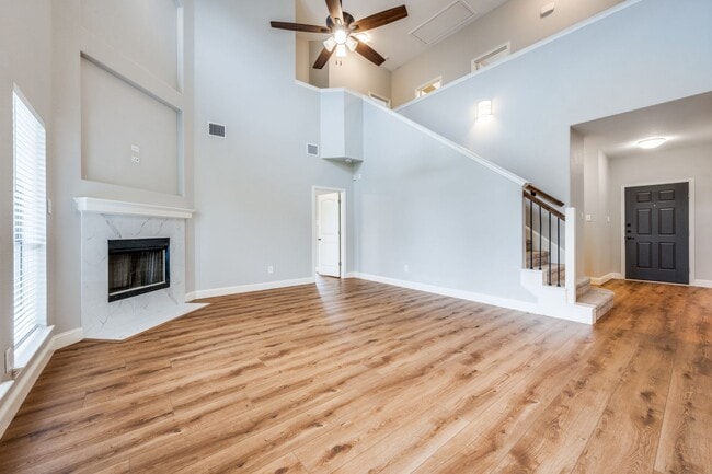 Building Photo - Exclusive 4 Bedroom • Lovely Backyard Spac...