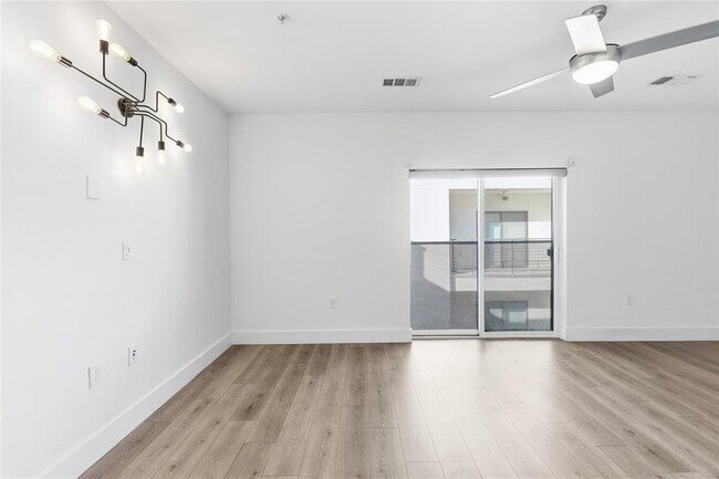 Foto del edificio - 2213 Poquito St