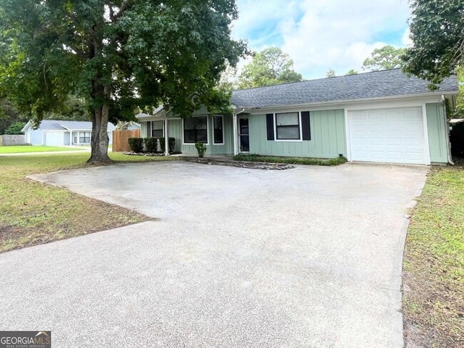 Building Photo - 317 Lake View Dr