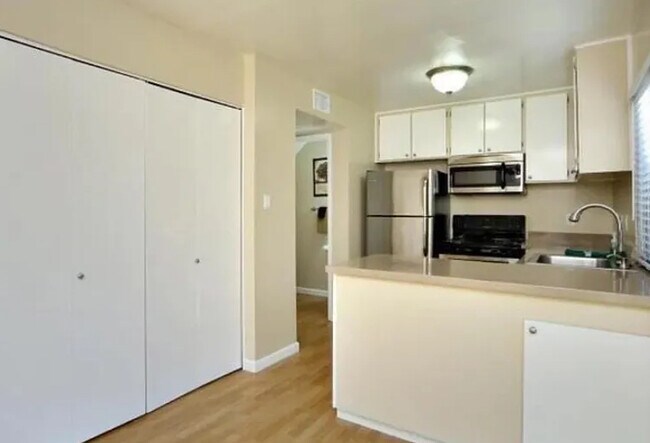 Kitchen and Laundry - 8868 La Riviera Dr