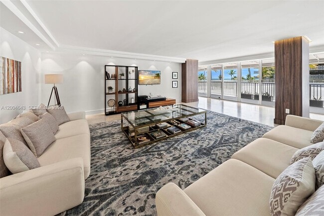 Building Photo - 600 Grapetree Dr