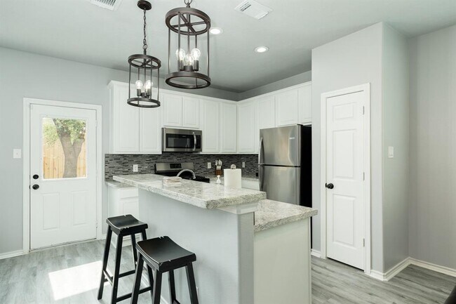 Foto del edificio - 345 Brandy Ridge Ln
