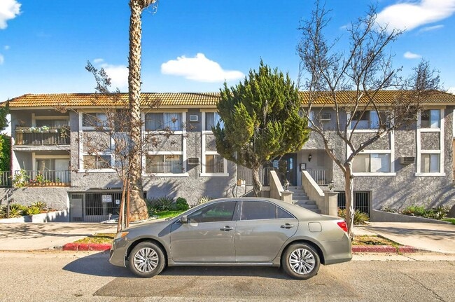 Building Photo - 240 W Verdugo Ave