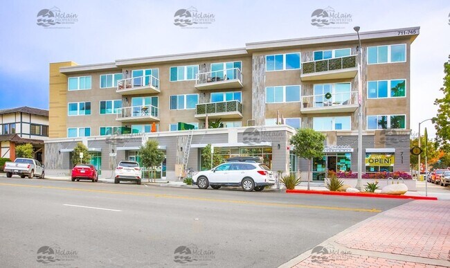 Foto del edificio - LUXURY 2 Bedroom with AC and Washer/Dryer, DOWNTOWN CARLSBAD VILLAGE