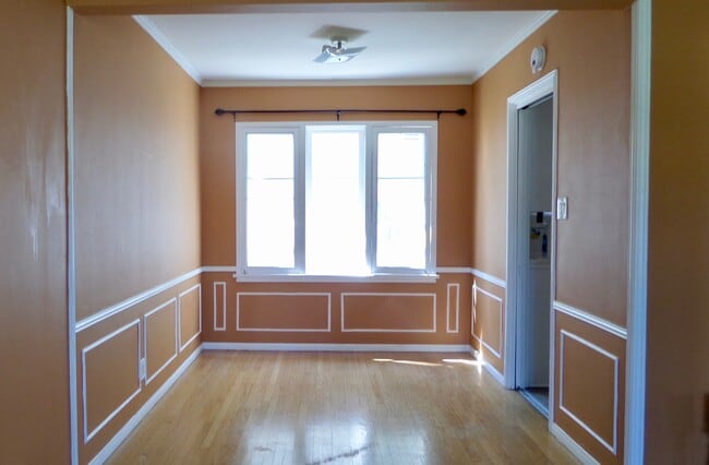 Building Photo - 1116 E Glenoaks Blvd