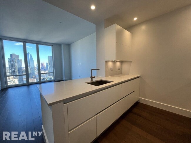 Building Photo - 222 East 44th Street