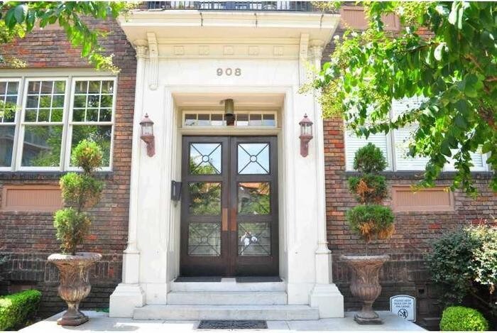 Foto principal - 908 Juniper St NE
