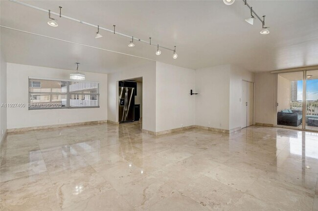 Foto del edificio - 121 Golden Isles Dr