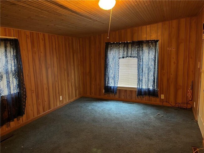 Building Photo - 259 Circle Dr