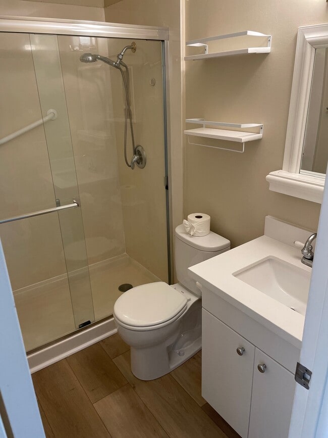 Building Photo - 430 N Civic Dr