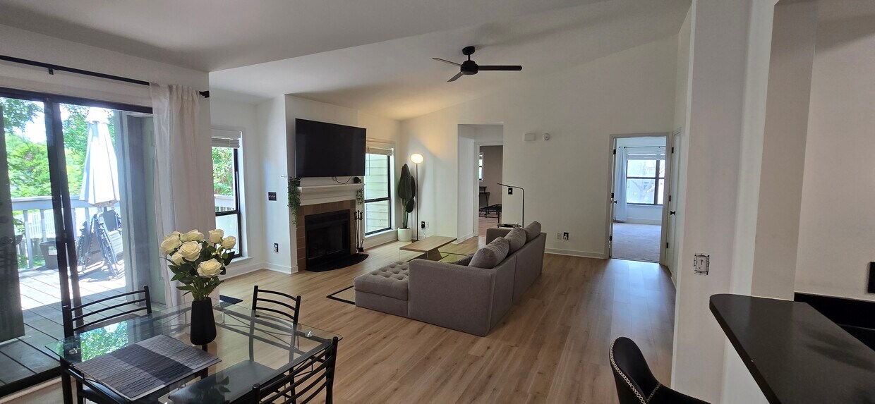 Foto principal - 448 Deerwood St