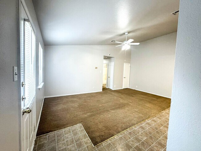 Building Photo - 11727 Capotillo St