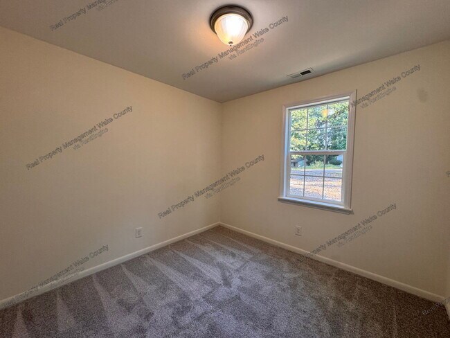 Building Photo - 612 Essington Pl