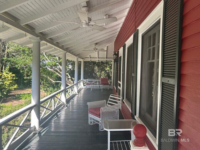 Foto del edificio - 22985 High Ridge Rd