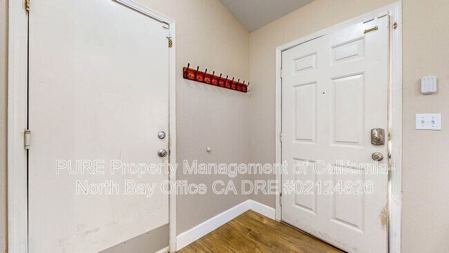 Foto del edificio - 1935 Commons Ct