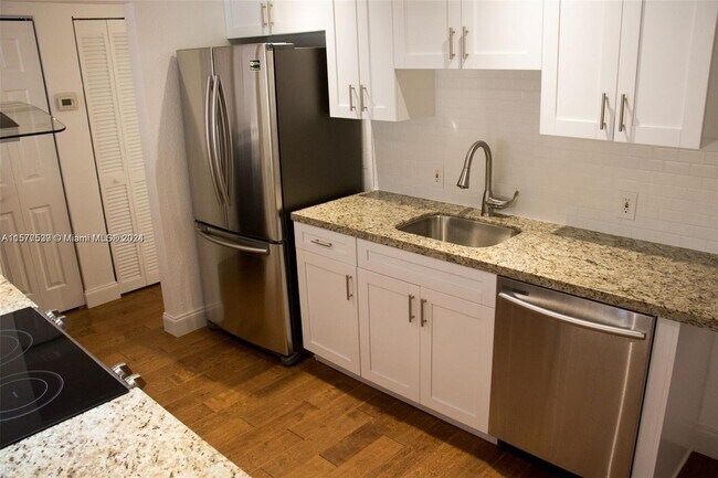 Foto del edificio - 3343 Franklin Ave