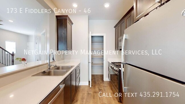 Building Photo - 173 E Fiddlers Canyon Rd