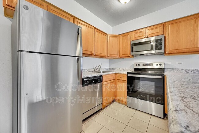 Foto del edificio - 3663 S Sheridan Blvd