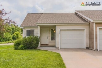 Building Photo - 1324 Christy Dr