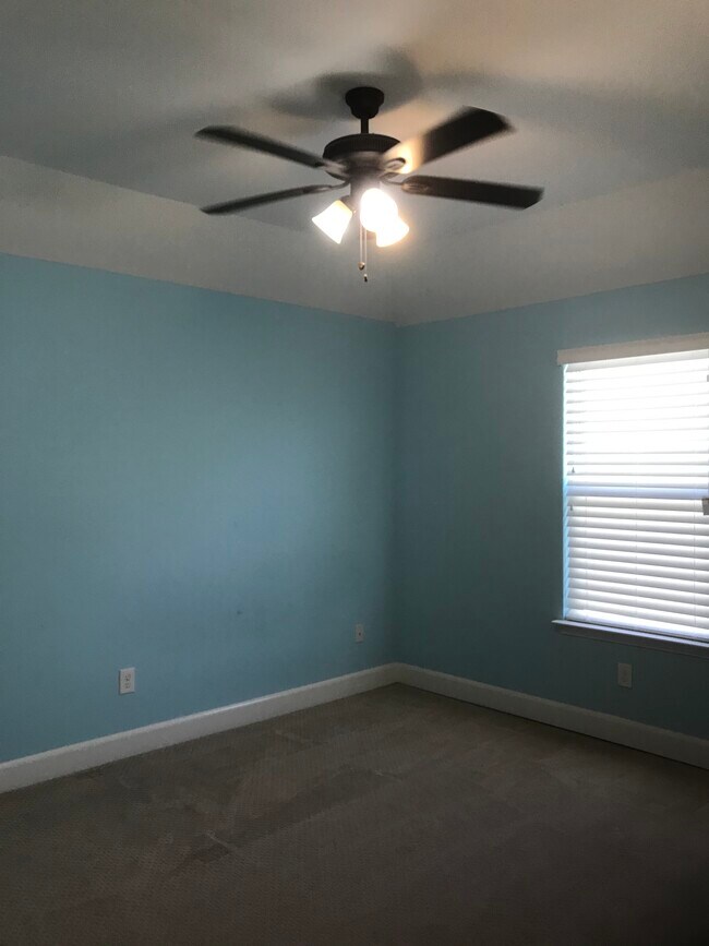 Building Photo - 4415 Kennedy Ct