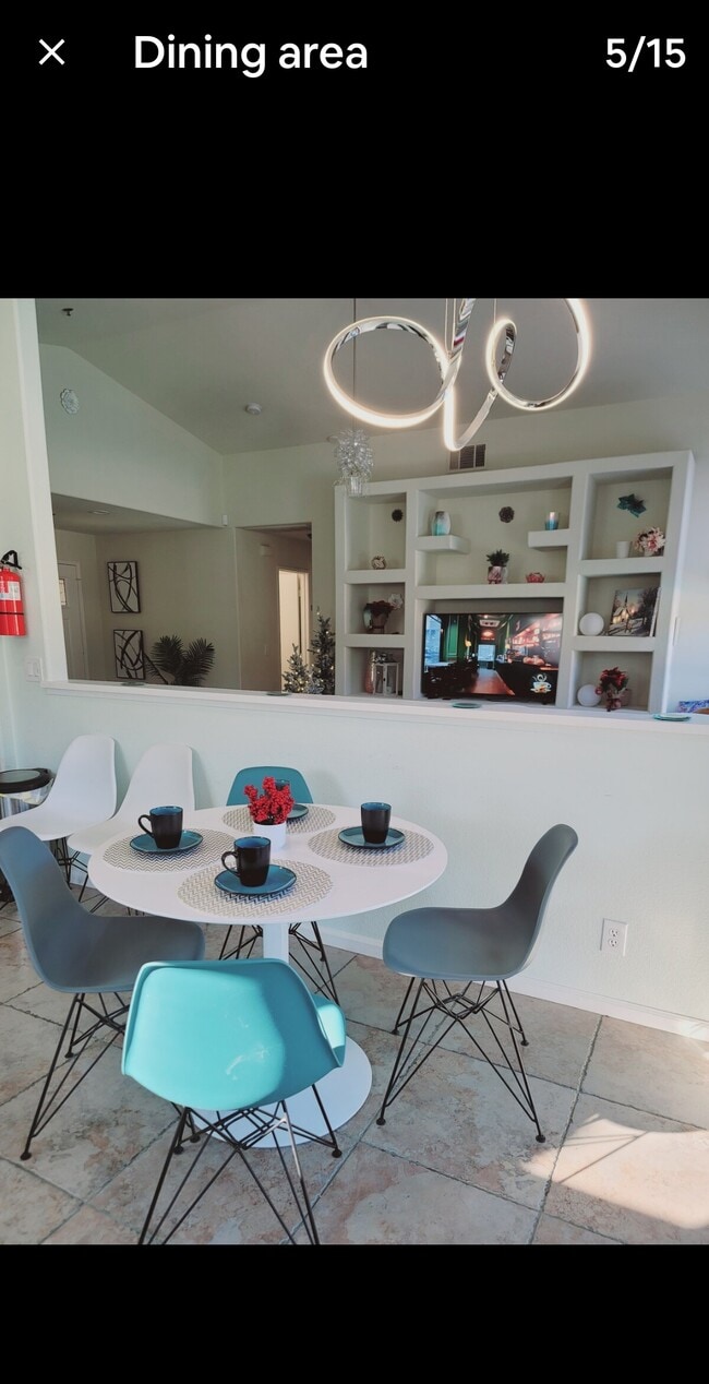Building Photo - 65548 Avenida Barona