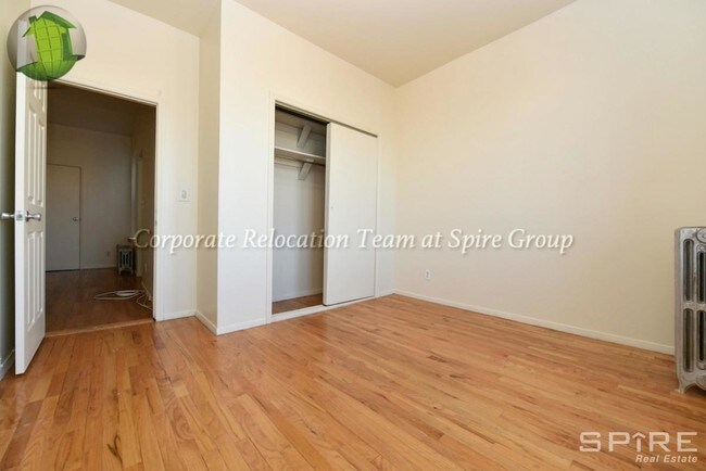 Foto del edificio - 2542 43rd St