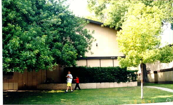 Building Photo - 4742 Canoga St