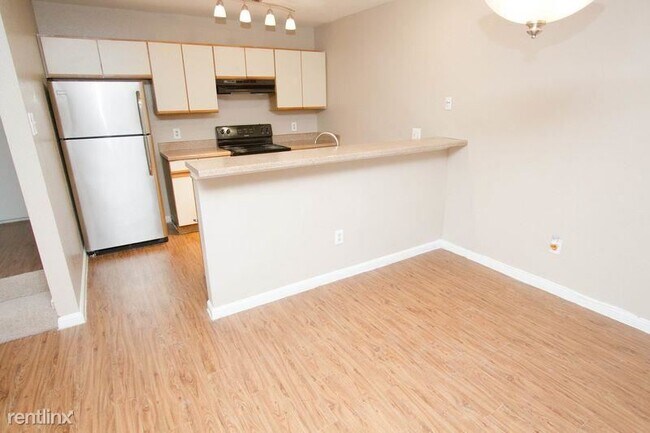 Building Photo - 2 br, 1.5 bath Condo - 15240 Old Galveston...