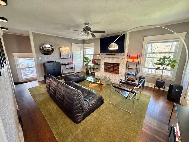 Foto del edificio - 3836 Wyandotte St