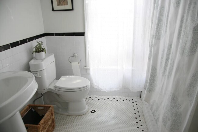 Foto del edificio - 6141 Monterey Rd