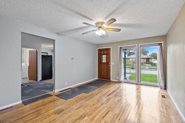 Building Photo - Adorable Rancher in Northeast Spokane