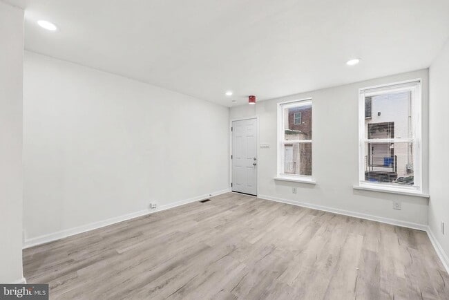 Building Photo - 1506 S Bambrey St
