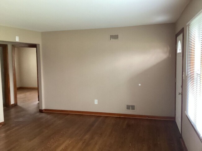 Foto del edificio - 4532 Central 3BR/1BA (Middletown)