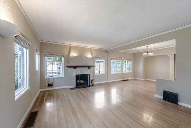 Building Photo - 4710 Meldon Ave