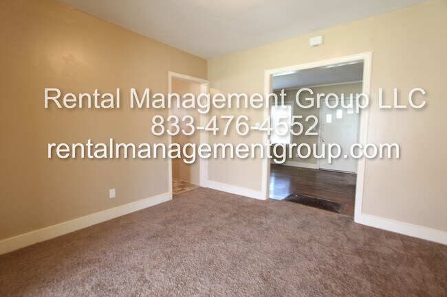 Building Photo - New On The Market! Fresh New Updates!! Bet...