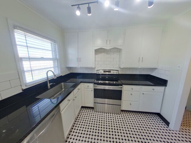 Foto del edificio - 403 N Harding Ave