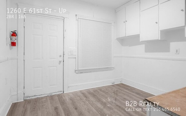 Building Photo - 1260 E 61st St
