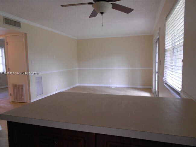 Foto del edificio - 3024 NW 69th Ct