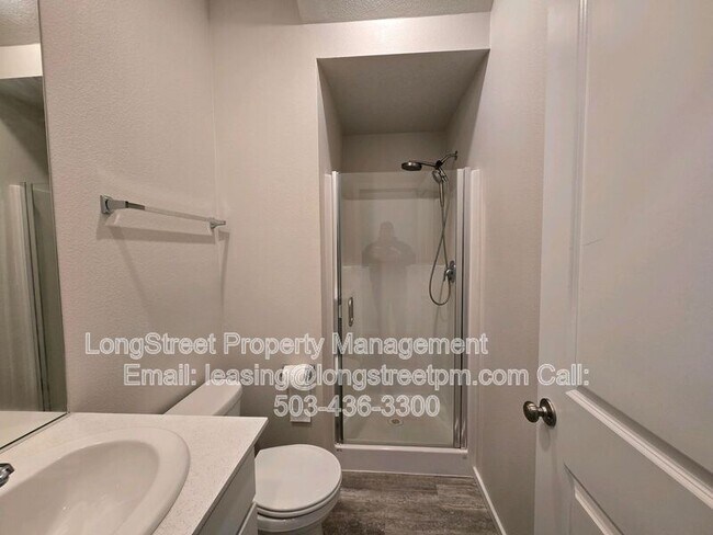Foto del edificio - 412 Lost Lake St NE