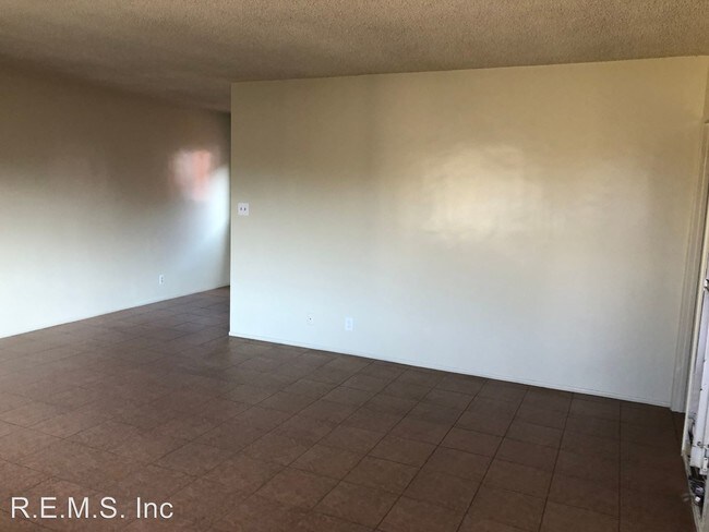 Building Photo - 11915 Manor Dr