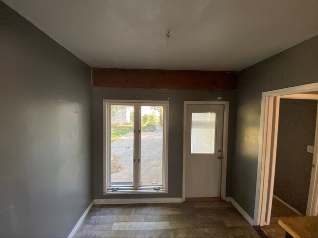 Foto del edificio - BEAUTIFUL 3 Bedroom 2 Bath  home + Office ...