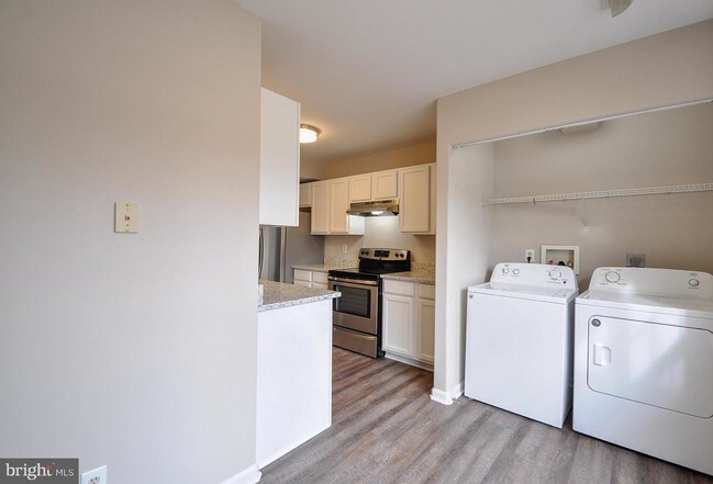 Building Photo - 9920 Matti Hill Ct