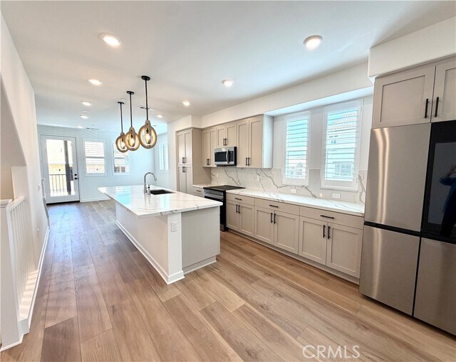 Foto del edificio - 135 Evergreen Ln